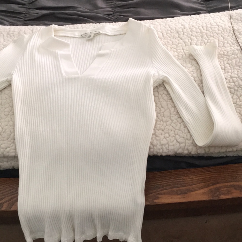 Sweater/shirt - Picture 2 of 3